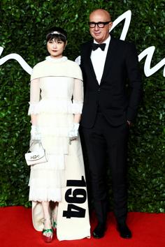 Gucci CEO Marco Bizzarri poses next to Li Yuchun at the Fashion Awards 2019 in London, Britain December 2, 2019. REUTERS/Lisi Niesner (REUTERS)
