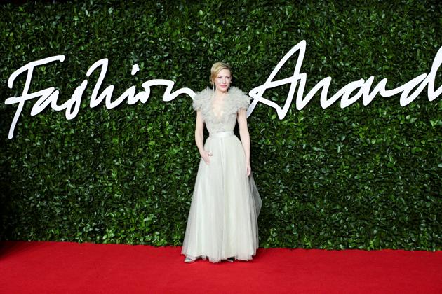 Actor Cate Blanchett poses as she arrives at the Fashion Awards 2019 in London, Britain December 2, 2019. REUTERS/Lisi Niesner (REUTERS)