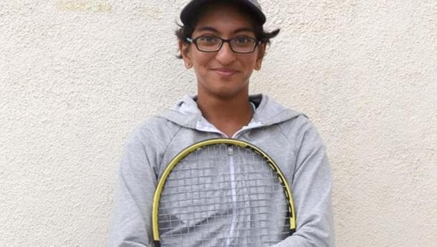 Saina Deshpande earned a hard-fought 7-5, 7-5 victory over Mumbai’s Sudipta Kumar in round one of the main draw at the MSLTA-ITF Junior Grade 3 U-18 tennis championship at the Deccan Gymkhana tennis courts on Tuesday. (HT Photo) Saina Deshpande earned a hard-fought 7-5, 7-5 victory over Mumbai’s Sudipta Kumar in round one of the main draw at the MSLTA-ITF Junior Grade 3 U-18 tennis championship at the Deccan Gymkhana tennis courts on Tuesday. (HT Photo)