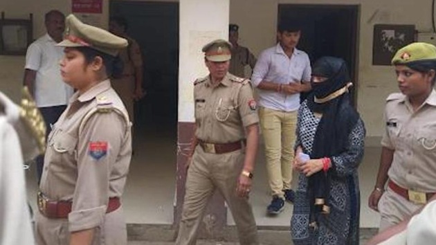 UP law student who accused Chinmayanand of rape gets bail in extortion ...