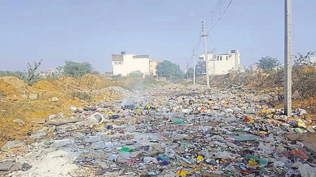A plot is resumed or taken back if an allottee doesn’t deposit the purchase price of the plot with the authority or violates the terms of the agreement, officials said. (HT FIle / Photo used for representational purpose only) A plot is resumed or taken back if an allottee doesn’t deposit the purchase price of the plot with the authority or violates the terms of the agreement, officials said. (HT FIle / Photo used for representational purpose only)