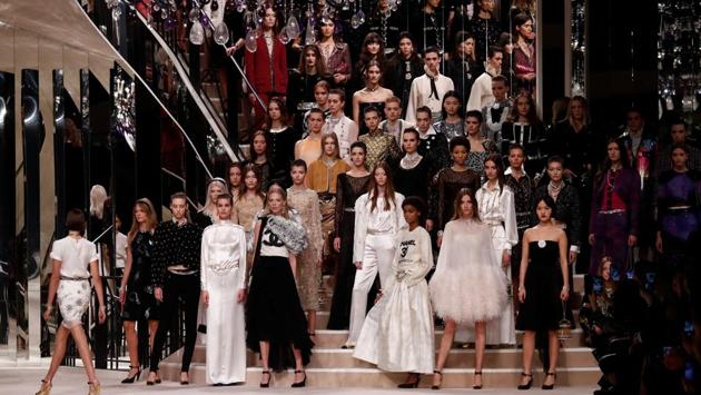 Models present creations during the Metiers D'Art Show for Chanel fashion house in Paris, France, December 4, 2019. REUTERS/Gonzalo Fuentes (REUTERS) Models present creations during the Metiers D'Art Show for Chanel fashion house in Paris, France, December 4, 2019. REUTERS/Gonzalo Fuentes (REUTERS)