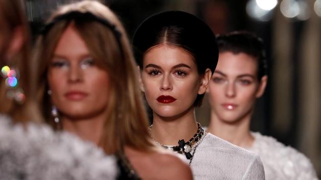 Model Kaia Gerber presents a creation during the Metiers D'Art Show for Chanel fashion house in Paris, France, December 4, 2019. REUTERS/Gonzalo Fuentes (REUTERS) Model Kaia Gerber presents a creation during the Metiers D'Art Show for Chanel fashion house in Paris, France, December 4, 2019. REUTERS/Gonzalo Fuentes (REUTERS)
