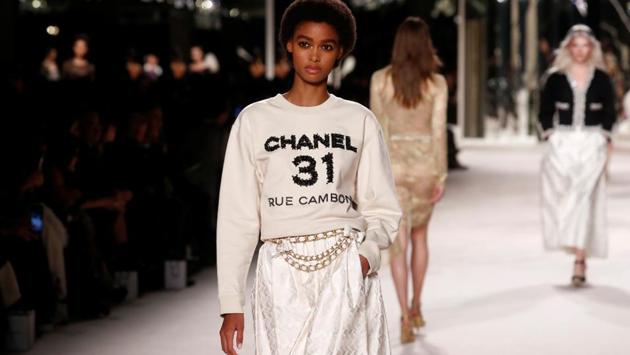 A model presents a creation during the Metiers D'Art Show for Chanel fashion house in Paris, France, December 4, 2019. REUTERS/Gonzalo Fuentes (REUTERS) A model presents a creation during the Metiers D'Art Show for Chanel fashion house in Paris, France, December 4, 2019. REUTERS/Gonzalo Fuentes (REUTERS)