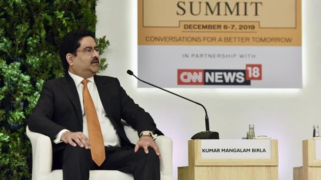 On the Idea-Vodafone merger and the issue of payment of average gross revenue (AGR) dues to the government, Birla said if Idea-Vodafone doesn’t get more government support, they will have to “shut shop”. Returning to economic growth he said, “If the economy has to grow at 6 to 7%, it needs much more credit supply and this makes a case to give out more banking licences.” (Sanjeev Verma / HT Photo)