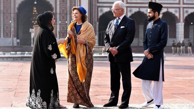 Swedish King Carl XVI Gustaf and Queen Silvia seen with Jama Masjid’s deputy Imam Shaban Bukhari and his wife Shazia Bukhari, at Jama Masjid, in New Delhi. (Sonu Mehta / HT Photo) Swedish King Carl XVI Gustaf and Queen Silvia seen with Jama Masjid’s deputy Imam Shaban Bukhari and his wife Shazia Bukhari, at Jama Masjid, in New Delhi. (Sonu Mehta / HT Photo)