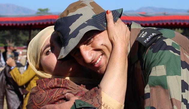 Lt Shahid Shah with his family members(HT Photo) Lt Shahid Shah with his family members(HT Photo)