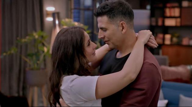 Kareena Kapoor and Akshay Kumar play a married couple in Good Newwz.