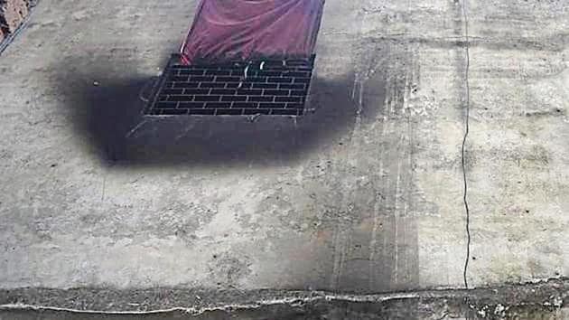 The building view of the spot where a fire broke out in a plastic factory, at Anaj Mandi (Sanchit Khanna/ Hindustan Times) The building view of the spot where a fire broke out in a plastic factory, at Anaj Mandi (Sanchit Khanna/ Hindustan Times)