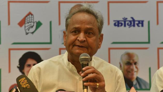 A woman broke down before Rajasthan chief minister Ashok Gehlot while telling him about the harassment she was facing(Hindustan Times)