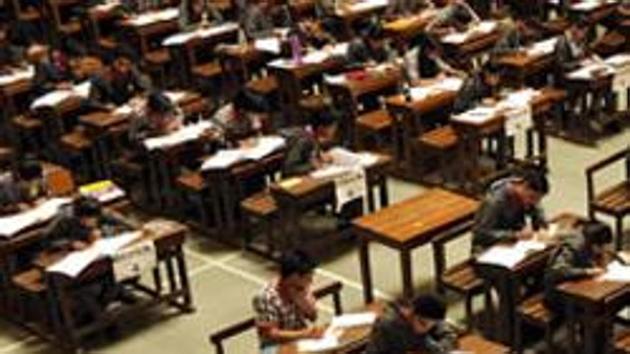 The UP Board has decided to introduce compartment system for Class 12 (intermediate) examinees also, from February 2020, said deputy chief minister and secondary education minister Dinesh Sharma (HT file) The UP Board has decided to introduce compartment system for Class 12 (intermediate) examinees also, from February 2020, said deputy chief minister and secondary education minister Dinesh Sharma (HT file)