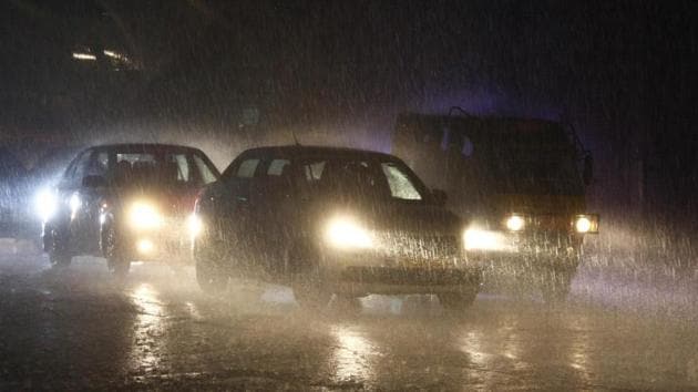 Vehicles move at Gurugram amid Heavy Rain on a winter, in Gurugram, India, on Thursday night, 12 December 2019. (Yogendra Kumar/Hindustan Times) Vehicles move at Gurugram amid Heavy Rain on a winter, in Gurugram, India, on Thursday night, 12 December 2019. (Yogendra Kumar/Hindustan Times)
