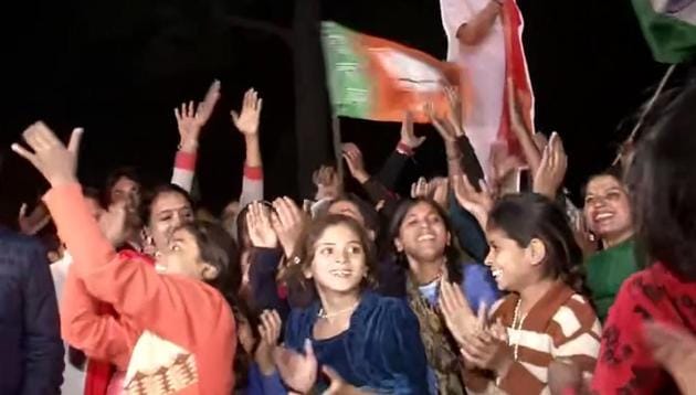 Hindu refugees from Pakistan celebrates as Parliament passes the Citizenship (Amendment) Bill, 2019, at MAjnu ka Tila in New Delhi on Wednesday.(ANI Photo) Hindu refugees from Pakistan celebrates as Parliament passes the Citizenship (Amendment) Bill, 2019, at MAjnu ka Tila in New Delhi on Wednesday.(ANI Photo)