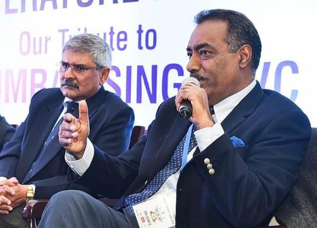 Strategic affairs expert Maroof Raza speaking during a session as Major General Jagatbir Singh (retd) looks on at the Military Literature Festival in Chandigarh on Saturday.(ht photo)