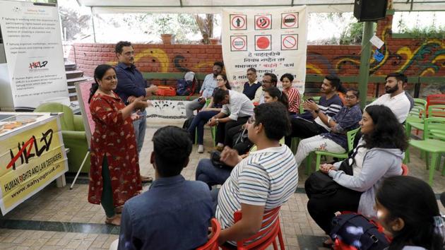 Rama Sarode (left) and Asim Sarode during a session at Mahavir Jain hostel’s open hall, BMCC road on Friday. (Rahul Raut/HT PHOTO) Rama Sarode (left) and Asim Sarode during a session at Mahavir Jain hostel’s open hall, BMCC road on Friday. (Rahul Raut/HT PHOTO)