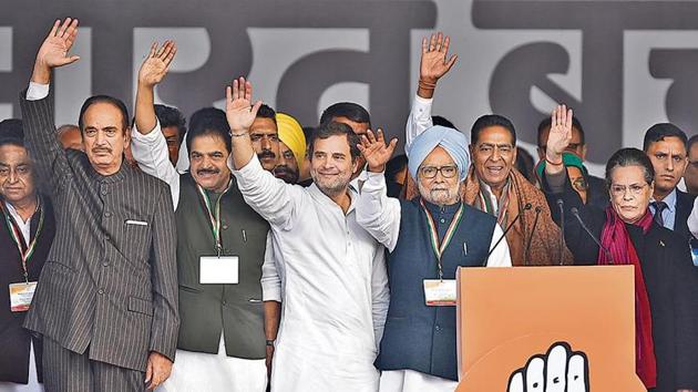 Congress MP Rahul Gandhi, former Prime Minister Manmohan Singh, Congress interim President Sonia Gandhi and other party leaders wave at people during Bharat Bachao rally, at Ramlila Maidan, in New Delhi, on Saturday, December 14, 2019. (Raj K Raj/ HT Photo) Congress MP Rahul Gandhi, former Prime Minister Manmohan Singh, Congress interim President Sonia Gandhi and other party leaders wave at people during Bharat Bachao rally, at Ramlila Maidan, in New Delhi, on Saturday, December 14, 2019. (Raj K Raj/ HT Photo)