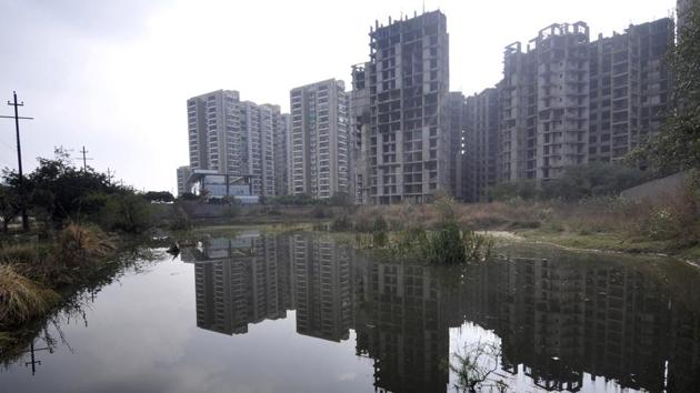 A view of the Green belt at Sector-143 which was converted into a sewer-pond as the area doesn’t have a dedicated sewer line, in Noida, on Saturday, December 14, 2019.(Sunil Ghosh / HT Photo)