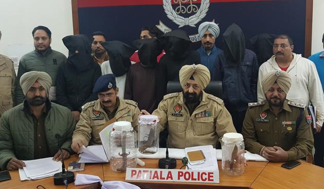 Senior superintendent of police Mandeep Singh Sidhu briefing the media about the arrests in Patiala on Monday.(HT PHOTO)