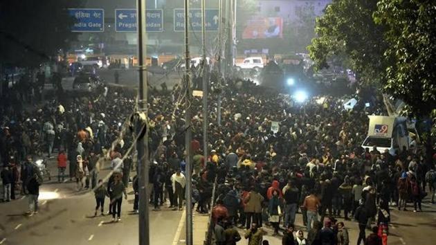 MANUU Students’ Union, which has organised the protest, is demanding action against the policemen who allegedly entered JMI and AMU campuses and attacked the students. (Representational image)(HT file)