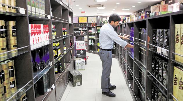 The Telangana government has imposed an additional excise duty of 10 per cent on alcohol to raise additional revenue of ₹3600 crore. (HT Photo) The Telangana government has imposed an additional excise duty of 10 per cent on alcohol to raise additional revenue of ₹3600 crore. (HT Photo)