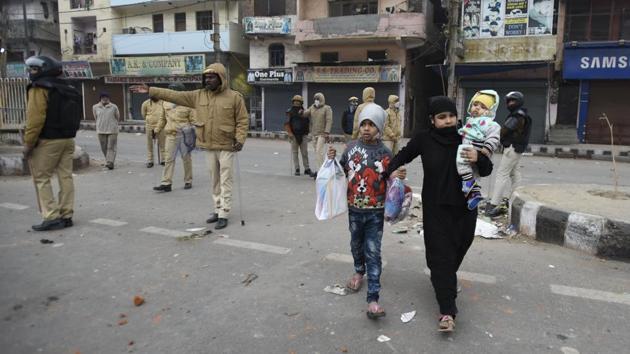 Police said that they resorted to lathi charge to disperse the violent protesters and rescued school children and passengers trapped inside two buses. There were unconfirmed reports about another school bus that was near the protest venue when the agitation began. However, locals said there were no children inside. A man, purportedly a school van driver, was hurt in stone pelting but hospital officials said kids were not among those injured. (Burhaan Kinu / HT Photo) Police said that they resorted to lathi charge to disperse the violent protesters and rescued school children and passengers trapped inside two buses. There were unconfirmed reports about another school bus that was near the protest venue when the agitation began. However, locals said there were no children inside. A man, purportedly a school van driver, was hurt in stone pelting but hospital officials said kids were not among those injured. (Burhaan Kinu / HT Photo)