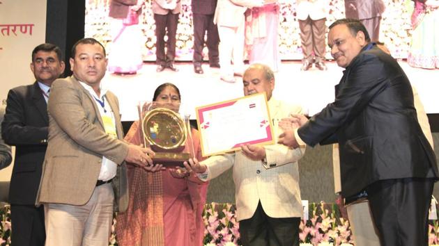 Director (SIRD) Manipur H Balkrisna Singh (left) receiving the award in New Delhi.(SOURCED PHOTO.)