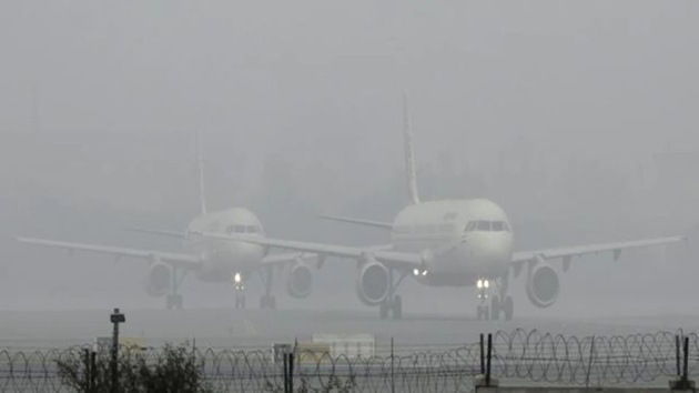 Over 300 flights have been delayed at Delhi airport. (Livemint) Over 300 flights have been delayed at Delhi airport. (Livemint)