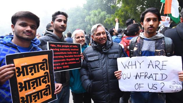 Mani Shankar Aiyar, Congress leader during the protests. (Sanchit Khanna/HT PHOTO)