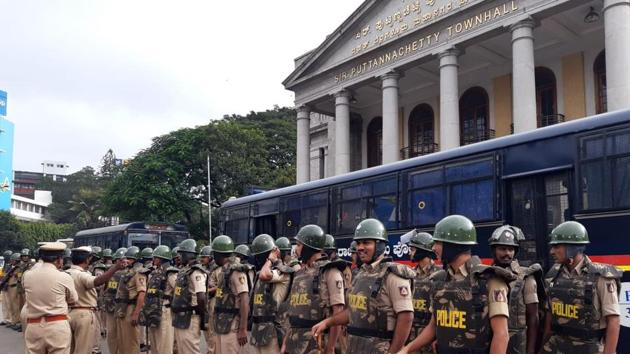 The decision has been taken on the request of the state police chief. Police have also clamped curfew in parts of the city till Sunday midnight.(Photo: ANI) The decision has been taken on the request of the state police chief. Police have also clamped curfew in parts of the city till Sunday midnight.(Photo: ANI)