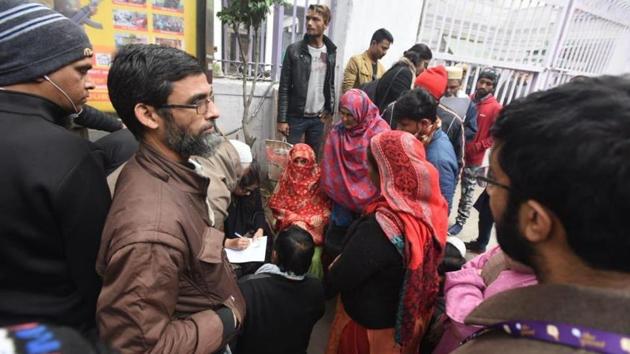 Lawyer seen helping in filling form to represent those who are arrested by the Delhi police yesterday at daryaganj police station in New Delhi on Saturday. ((Sonu Mehta/Hindustan Times file photo)) Lawyer seen helping in filling form to represent those who are arrested by the Delhi police yesterday at daryaganj police station in New Delhi on Saturday. ((Sonu Mehta/Hindustan Times file photo))