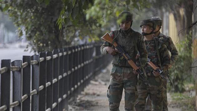 The army headquarters asked all seven commands across the country to identify arms and services where soldiers could serve longer but the initial response was not encouraging. The feedback indicated that only about 10% jawans could be eligible for the proposed extended tenure. (AP) The army headquarters asked all seven commands across the country to identify arms and services where soldiers could serve longer but the initial response was not encouraging. The feedback indicated that only about 10% jawans could be eligible for the proposed extended tenure. (AP)