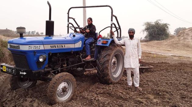 Women are also actively adopting organic farming.(HT PHOTO)