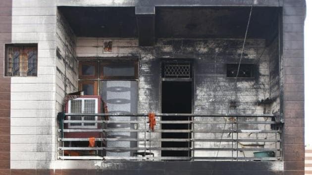 A view of fire broke out in a cloth godown which 9 people died in the fire at Kirari late on Sunday night.(Amal KS/HT Photo) A view of fire broke out in a cloth godown which 9 people died in the fire at Kirari late on Sunday night.(Amal KS/HT Photo)