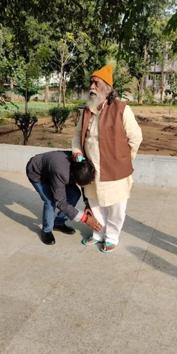 JMM chief Hemant Soren, seeks blesssings of father Shibu Soren. (Sunetra choudhary) JMM chief Hemant Soren, seeks blesssings of father Shibu Soren. (Sunetra choudhary)