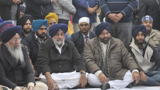 LSAD chief Sukhbir Singh Badal (centre) in Ludhiana on Tuesday.(Harsimar Pal Singh/HT)