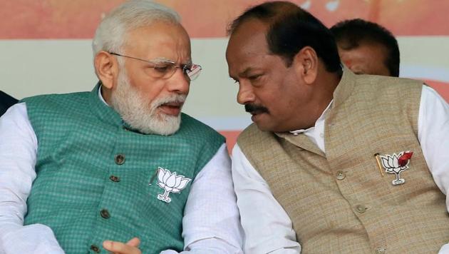 Prime Minister Narendra Modi with Raghubar Das.(PTI file photo)