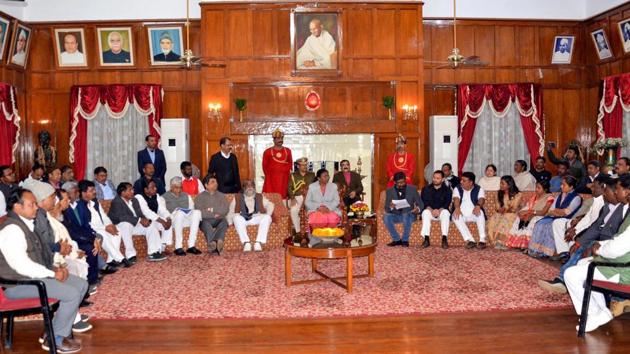 Jharkhand Mukti Morcha (JMM) Executive President and Chief Minister designate Hemant Soren along with Mahagathbandhan leaders meet Jharkhand Governor Draupadi Murmu to stake claim to form government in the state.(PTI) Jharkhand Mukti Morcha (JMM) Executive President and Chief Minister designate Hemant Soren along with Mahagathbandhan leaders meet Jharkhand Governor Draupadi Murmu to stake claim to form government in the state.(PTI)