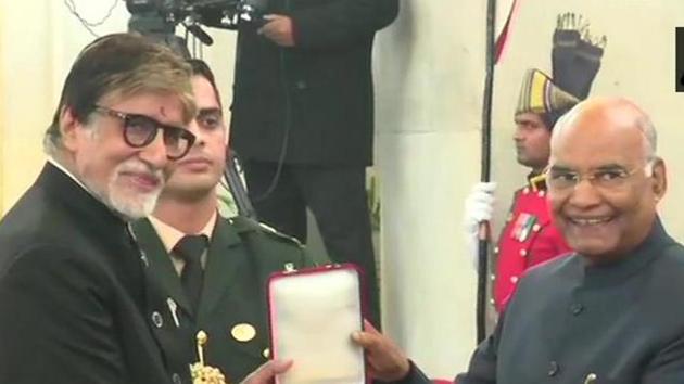 Actor Amitabh Bachchan was conferred with the Dadasaheb Phalke award.(Twitter) Actor Amitabh Bachchan was conferred with the Dadasaheb Phalke award.(Twitter)