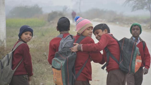 In Delhi, which has been experiencing a cold spell for 15 days, the minimum temperature at Safdarjung observatory, whose reading is considered the official marking for the city, plummeted to 2.4 ºCelsius, five degrees below normal.(Sakib Ali /Hindustan Times)