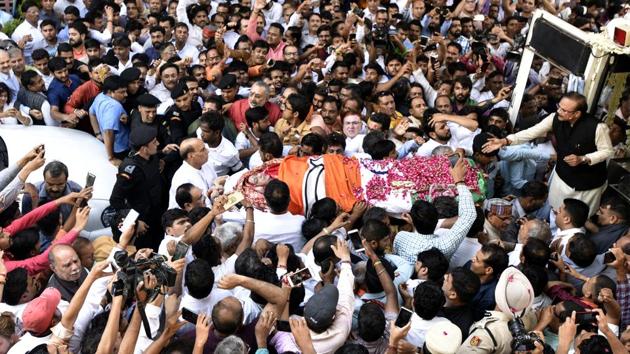 Various political leaders and supporters seen as the mortal remains of Sushma Swaraj are taken for cremation in New Delhi on August 7. The year witnessed the death of Swaraj, the former external affairs minister who had gained widespread praise for helping Indians in distress all over the world. Another loss to the BJP’s leadership was the passing away of former finance, defence and law minster Arun Jaitley. (Sonu Mehta/HT Photo) Various political leaders and supporters seen as the mortal remains of Sushma Swaraj are taken for cremation in New Delhi on August 7. The year witnessed the death of Swaraj, the former external affairs minister who had gained widespread praise for helping Indians in distress all over the world. Another loss to the BJP’s leadership was the passing away of former finance, defence and law minster Arun Jaitley. (Sonu Mehta/HT Photo)