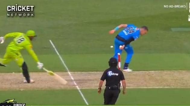 Peter Siddle pulls off an MS Dhoni-style run out in BBL(Screen grab Cricket Australia)