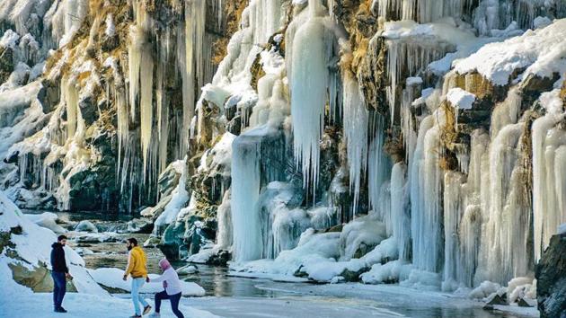 A frozen waterfall at Tangmarg near Srinagar on Monday.(PTI) A frozen waterfall at Tangmarg near Srinagar on Monday.(PTI)