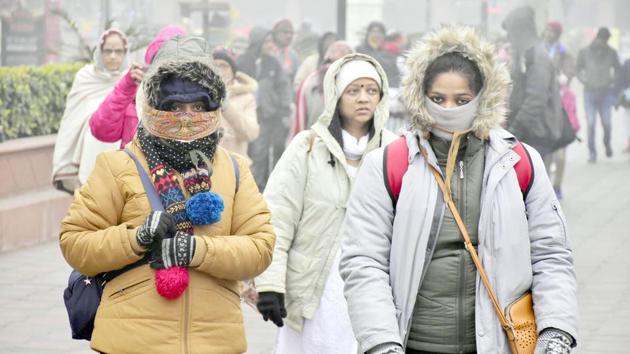 As days become colder, people find it difficult to mover around and be outdoors.(HT PHOTO) As days become colder, people find it difficult to mover around and be outdoors.(HT PHOTO)