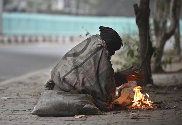 The day temperature in Delhi rose on Tuesday – after reaching an all-time low of 9.4°C the previous day.(Biplov Bhuyan/HT PHOTO)