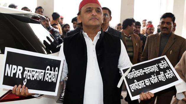Samajwadi Party president Akhilesh Yadav protests against National Register of Citizens (NRC), at party headquarters in Lucknow, Uttar Pradesh, 31, 2019.(Dheeraj Dhawan / HT Photo)