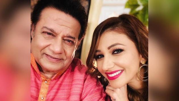 Anup Jalota and Jasleen Matharu appeared in a TikTok video together. Anup Jalota and Jasleen Matharu appeared in a TikTok video together.