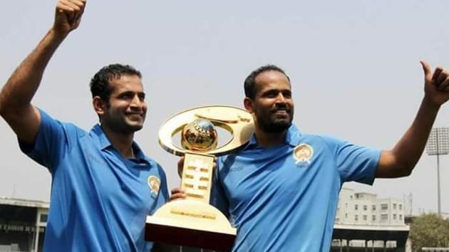 Irfan Pathan with brother Yusuf Pathan.(Twitter) Irfan Pathan with brother Yusuf Pathan.(Twitter)