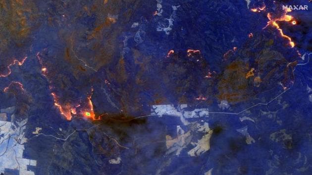 A shortwave infrared image shows wildfires burning east of Obrost, Victoria, Australia January 4, 2020. (Reuters photo) A shortwave infrared image shows wildfires burning east of Obrost, Victoria, Australia January 4, 2020. (Reuters photo)
