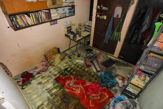 Agitating students, led by the JNUSU, had called for a boycott of the ongoing registration process of new students. Some professors said scuffles broke out on Sunday afternoon. “We saw a mob of 25-30 students with rods and lathis. The goons came from outside, went from hostel to hostel beating up students and teachers,” said Sharad Baviskar, an assistant professor. There was a similar mob on campus on Saturday afternoon, he added. (Amal KS/HT Photo) Agitating students, led by the JNUSU, had called for a boycott of the ongoing registration process of new students. Some professors said scuffles broke out on Sunday afternoon. “We saw a mob of 25-30 students with rods and lathis. The goons came from outside, went from hostel to hostel beating up students and teachers,” said Sharad Baviskar, an assistant professor. There was a similar mob on campus on Saturday afternoon, he added. (Amal KS/HT Photo)