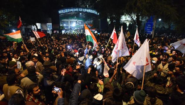 JNU students protest against the attack on students inside campus, at Police Headquarters, in New Delhi, India, on Sunday, January 5, 2020. (Photo: Sanchit Khanna/ Hindustan Times)) JNU students protest against the attack on students inside campus, at Police Headquarters, in New Delhi, India, on Sunday, January 5, 2020. (Photo: Sanchit Khanna/ Hindustan Times))